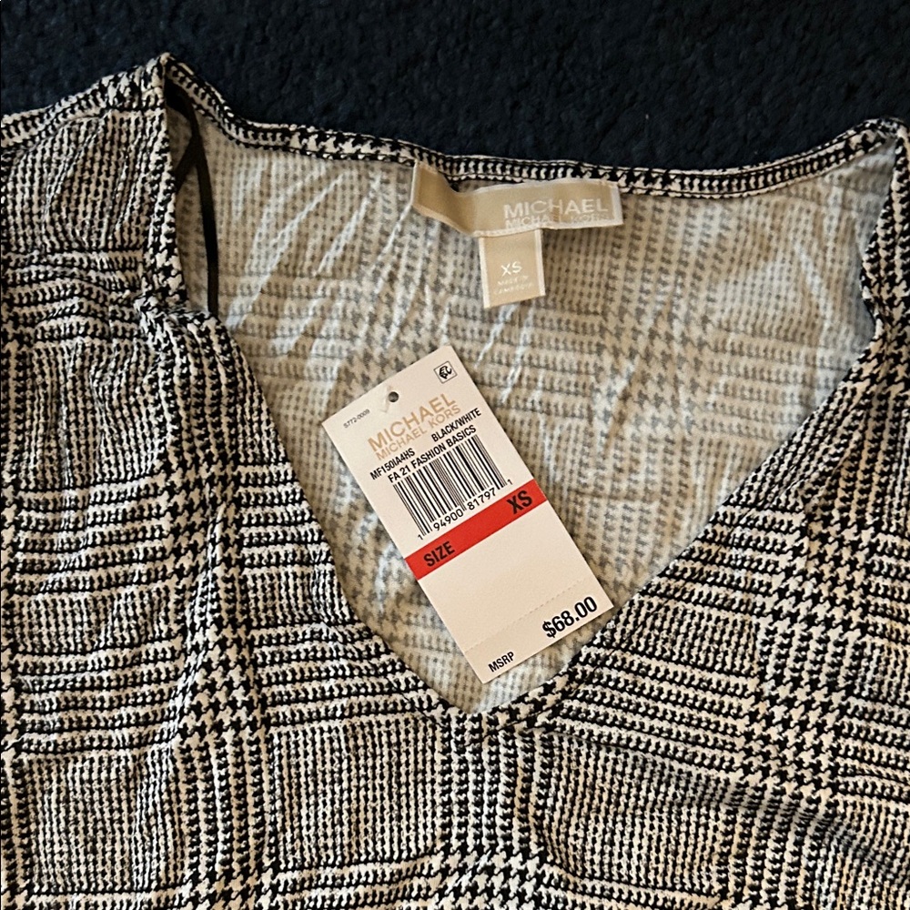 Michael Kors black and white Houndstooth top. XS. NWT